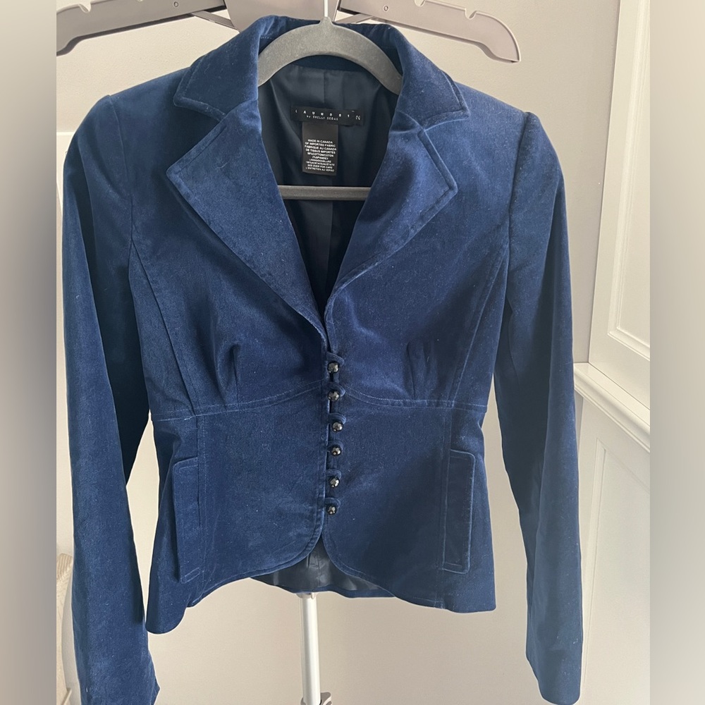 Laundry by Shelli Segal fitted navy velvet blazer